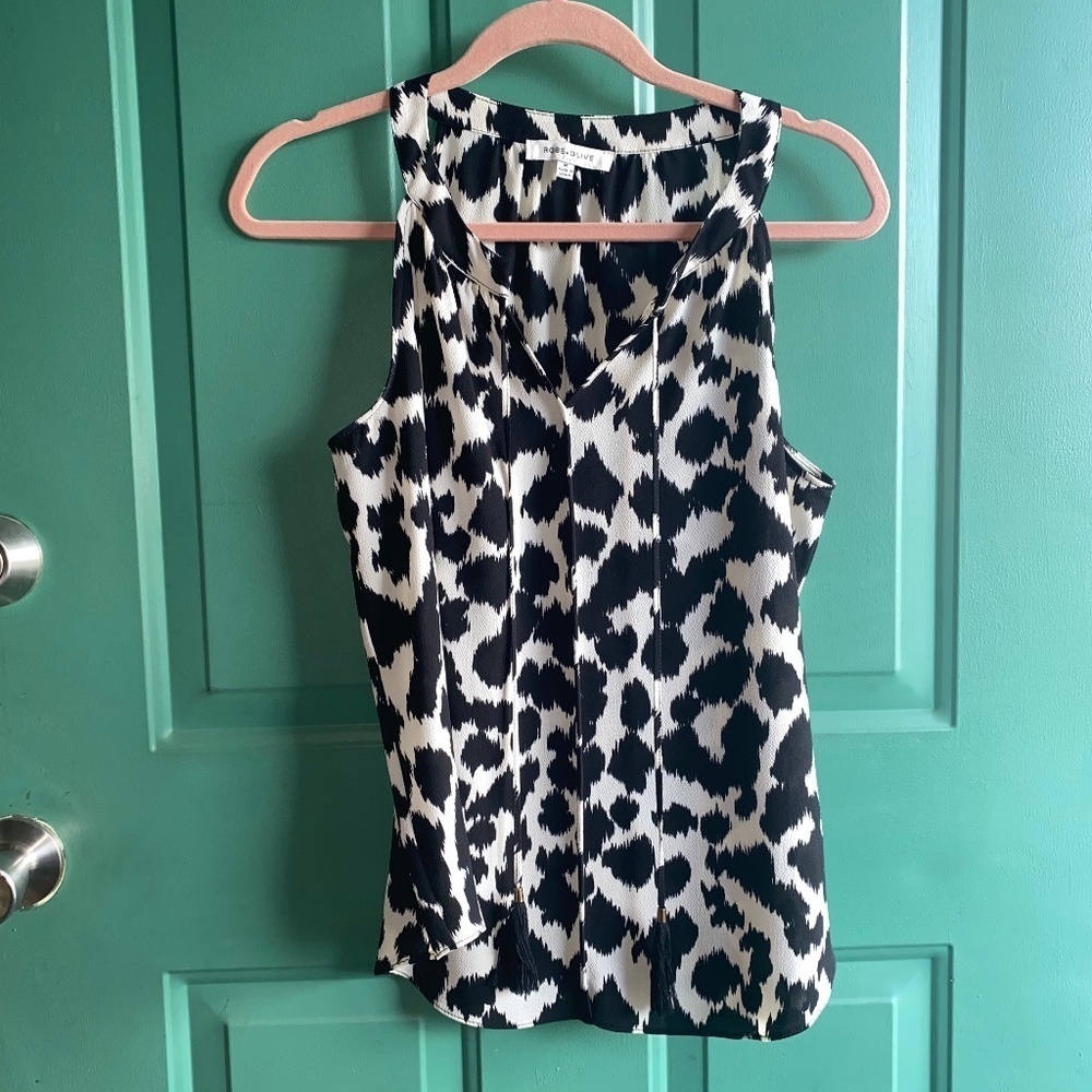 Rose and olive size medium adorable sleeveless top vintage